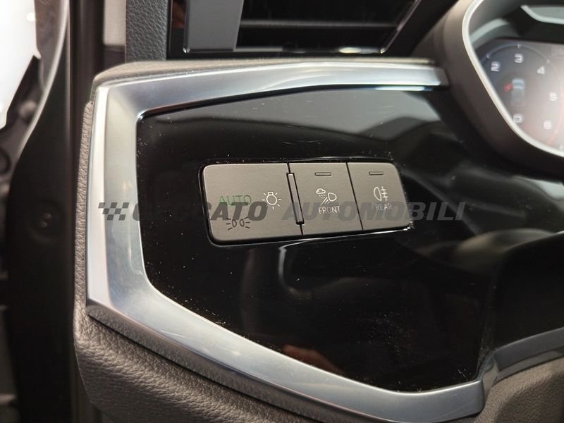 Audi Q3  II 2018 35 2.0 tdi S line edition s-tronic