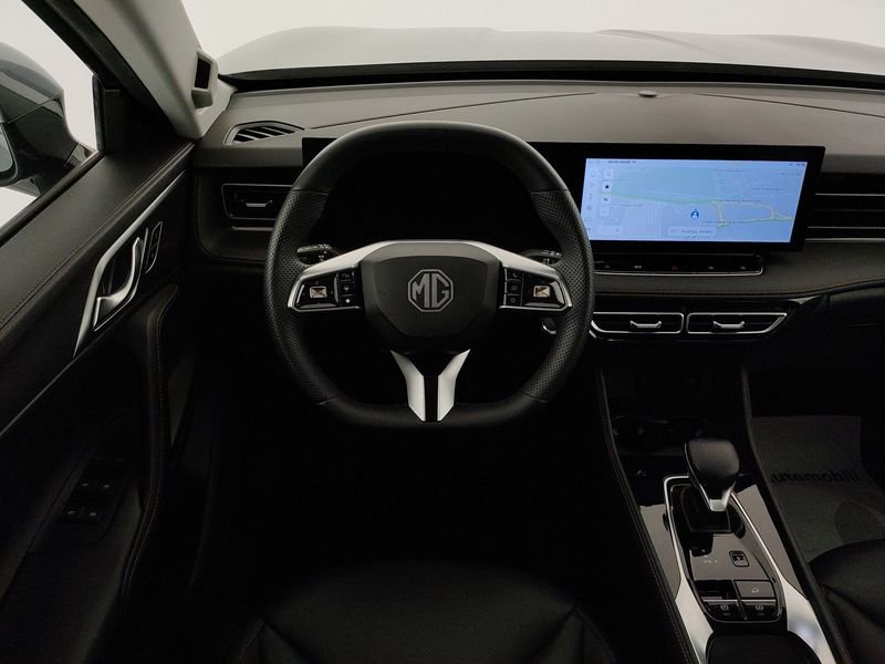 MG HS  1.5 Luxury auto