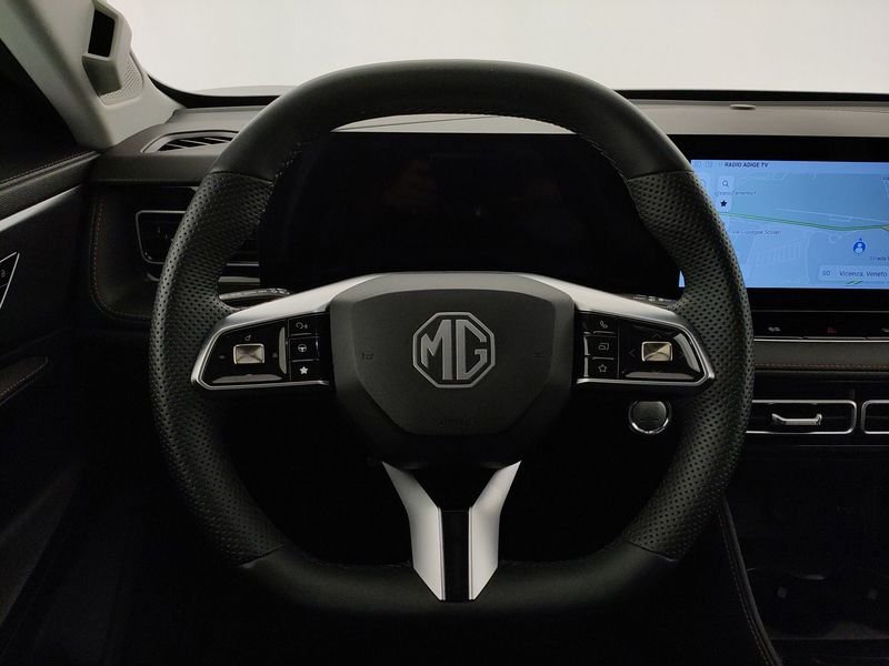 MG HS  1.5 Luxury auto