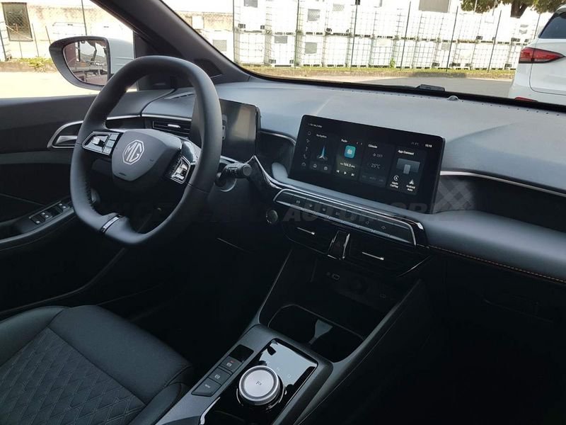 MG MG3  1.5 hybrid+ Luxury auto