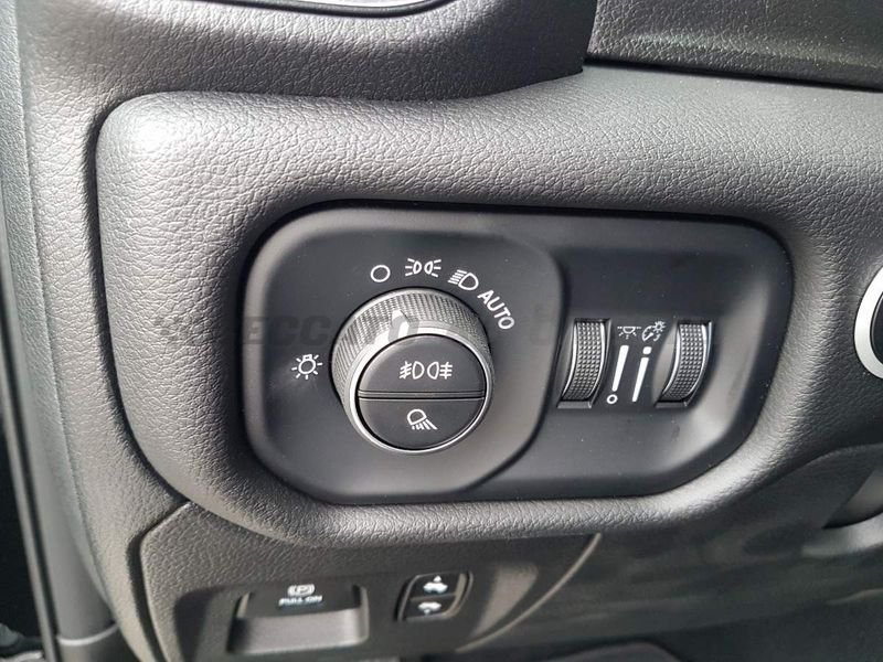 RAM 1500  LARAMIE RAM Crew Cab 4×4 Laramie Sport