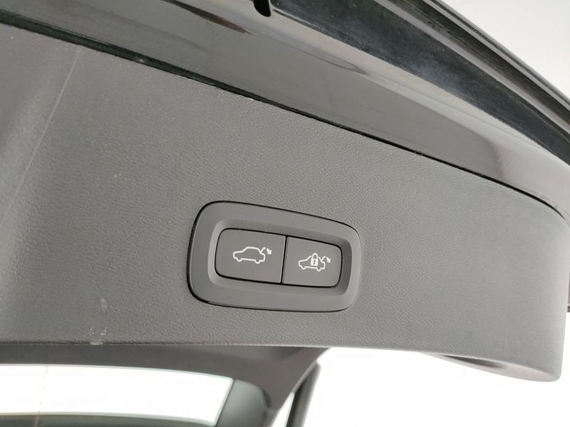 Volvo XC40  2.0 b3 Core auto