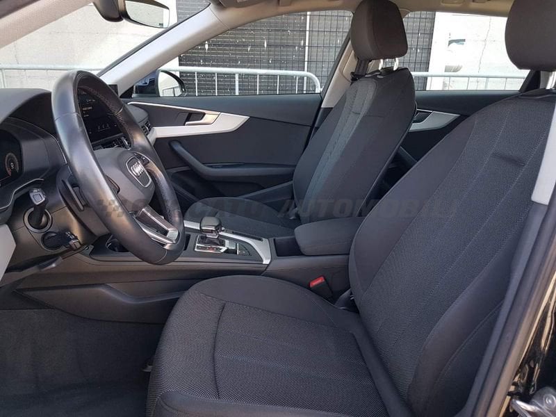 Audi A4  Avant 30 2.0 tdi mhev Business Advanced 136cv s-tronic