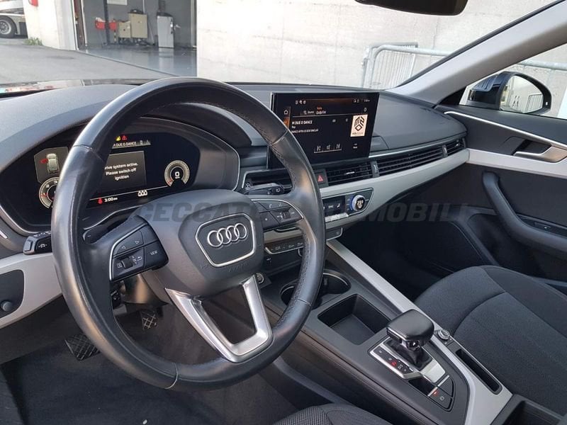 Audi A4  Avant 30 2.0 tdi mhev Business Advanced 136cv s-tronic