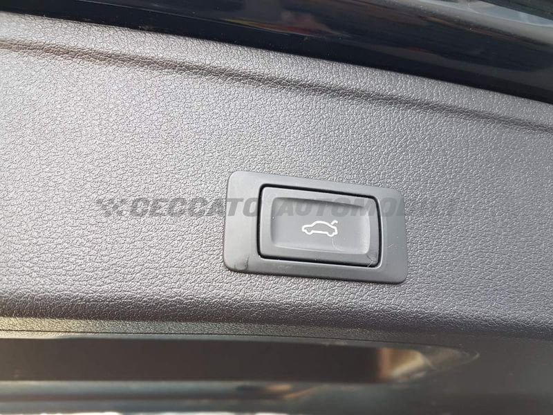 Audi A4  Avant 30 2.0 tdi mhev Business Advanced 136cv s-tronic