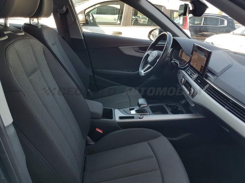 Audi A4  Avant 30 2.0 tdi mhev Business Advanced 136cv s-tronic