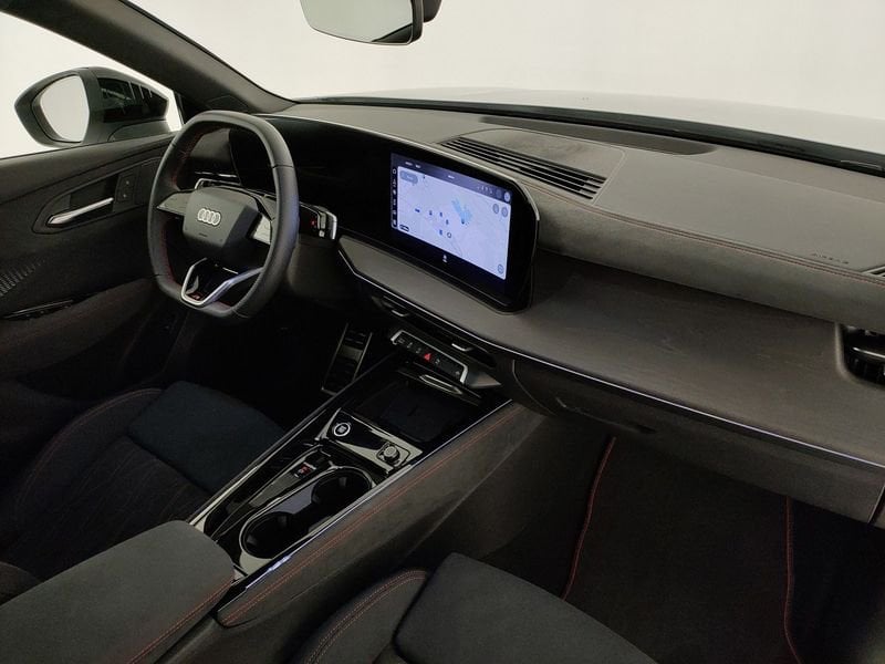 Audi Q3  1.5 tfsi mhev S line 150cv s-tronic