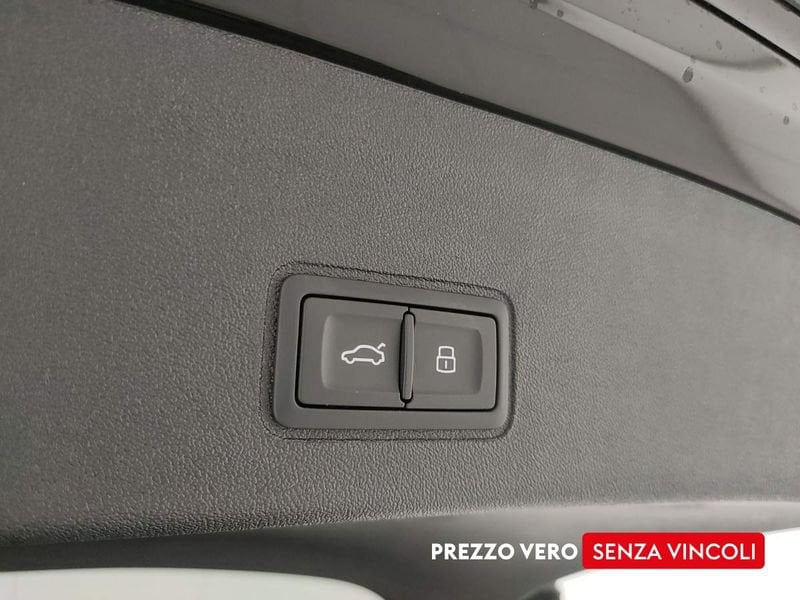 Audi Q3  2.0 tfsi S line edition quattro 204cv s-tronic