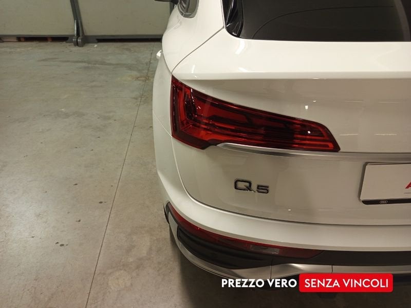 Audi Q5  Sportback 40 2.0 tdi mhev 12V S line quattro s-tronic