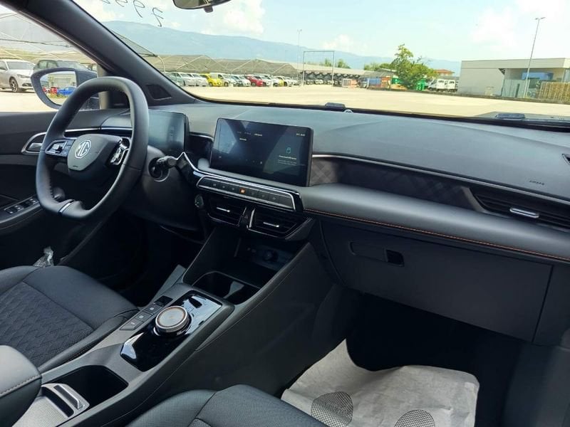 MG MG3  1.5 hybrid+ Luxury auto