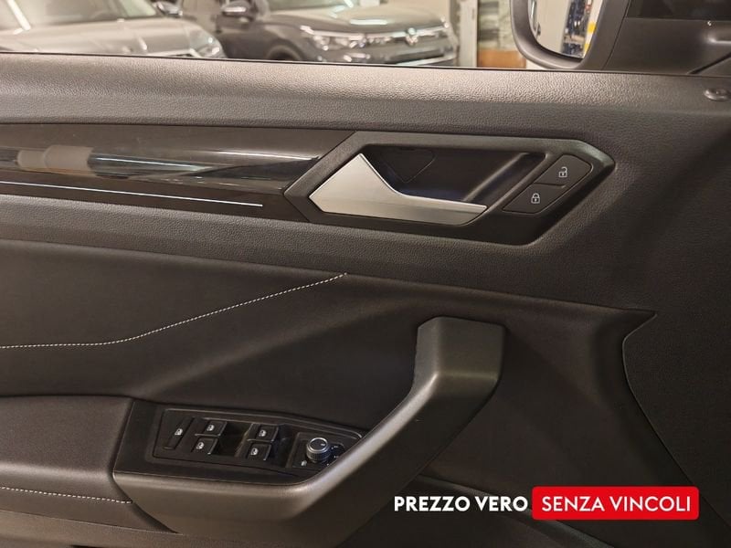 Volkswagen T-Roc  1.0 tsi R-Line 110cv