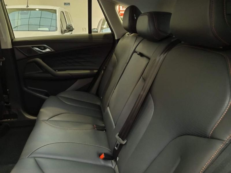 MG HS  1.5 hybrid+ Luxury auto