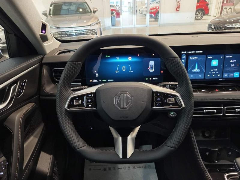 MG HS  1.5 hybrid+ Luxury auto