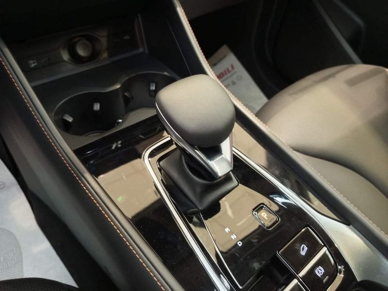 MG HS  1.5 hybrid+ Luxury auto