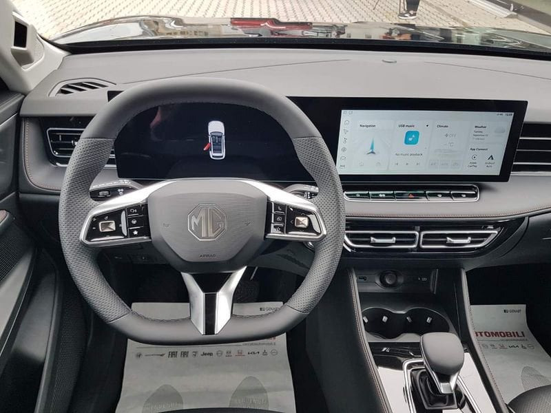 MG HS  1.5 hybrid+ Luxury auto