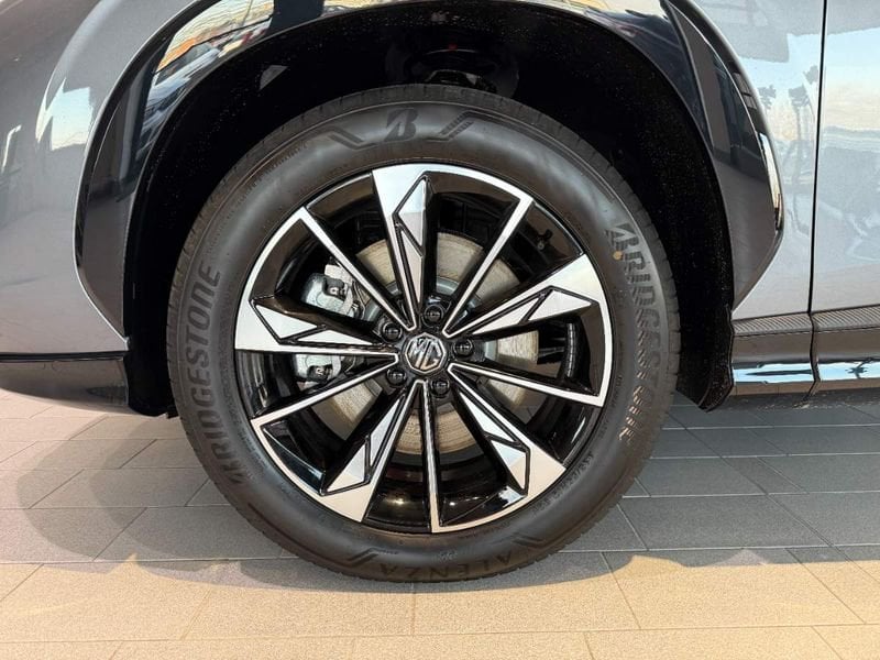 MG HS  1.5 hybrid+ Luxury auto