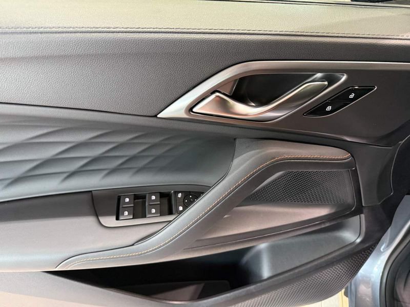 MG HS  1.5 hybrid+ Luxury auto