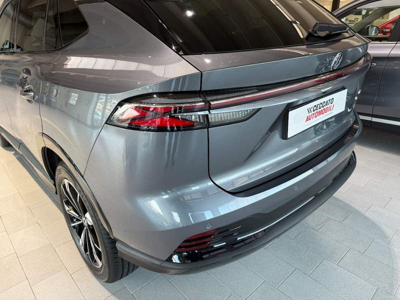 MG HS  1.5 hybrid+ Luxury auto