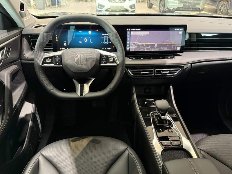 MG HS  1.5 hybrid+ Luxury auto