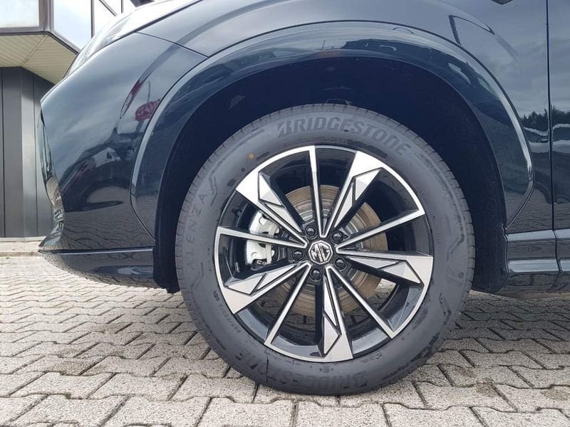 MG HS  1.5 hybrid+ Luxury auto