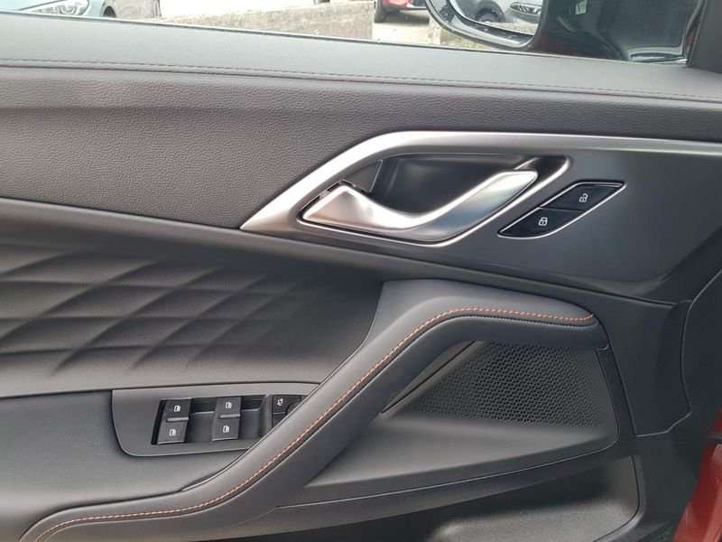 MG HS  1.5 hybrid+ Luxury auto