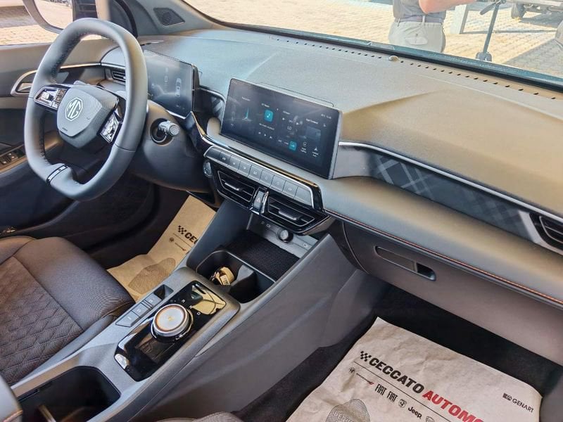 MG MG3  1.5 hybrid+ Luxury auto