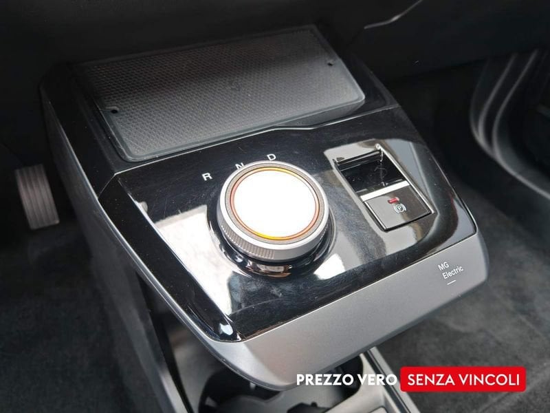MG MG4  64kWh Luxury