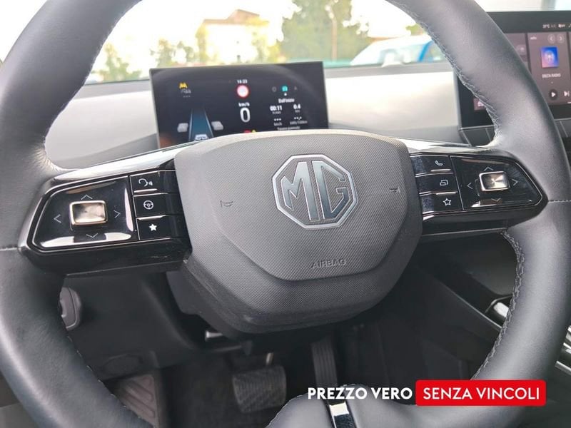 MG MG4  64kWh Luxury